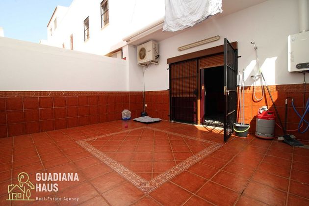 Foto 2 de Casa en venta en calle Hermanos Pinzón de 4 habitaciones con terraza y garaje