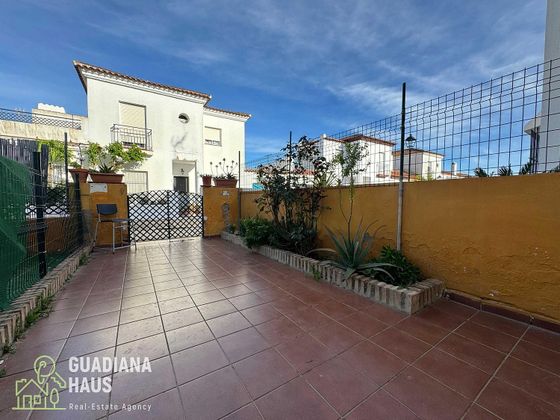 Foto 2 de Casa en venda a calle Acebuche de 3 habitacions amb terrassa i jardí
