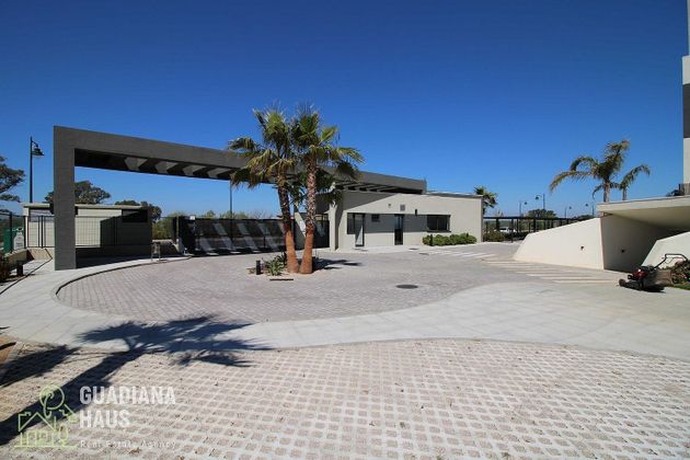 Foto 2 de Pis en venda a calle De Los Pelicanos de 3 habitacions amb terrassa i piscina