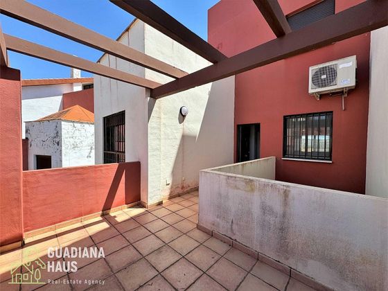 Foto 2 de Pis en venda a calle Gonzalo de Berceo de 2 habitacions amb terrassa i piscina