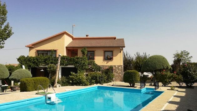 Foto 2 de Xalet en venda a Santa María la Real de Nieva de 4 habitacions amb terrassa i piscina