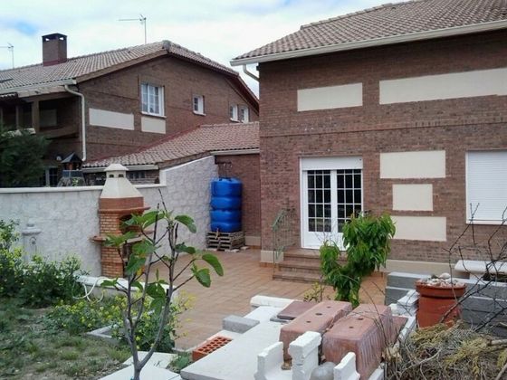 Foto 1 de Casa en venda a Renedo de Esgueva de 4 habitacions amb garatge i jardí