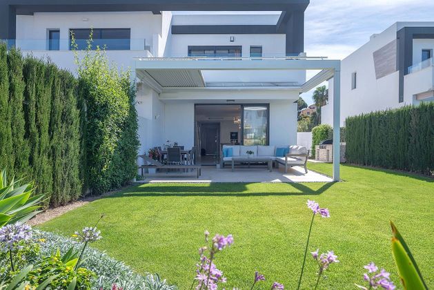 Foto 1 de Casa en venda a calle Lima de 3 habitacions amb terrassa i piscina