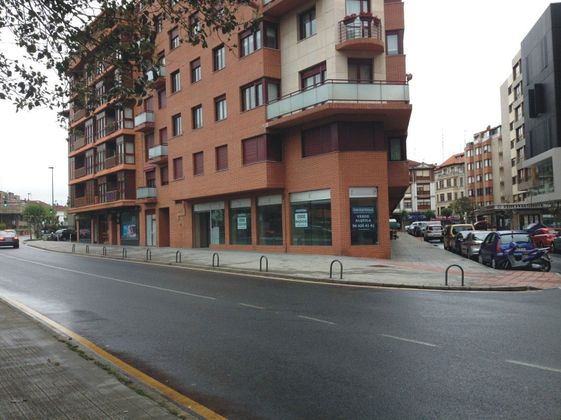 Foto 1 de Local en alquiler en avenida Las Arenas de 144 m²