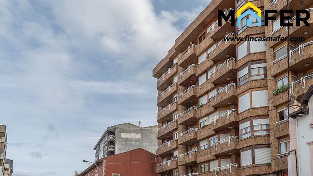Foto 2 de Piso en venta en calle La Magdalena de 2 habitaciones con terraza y balcón