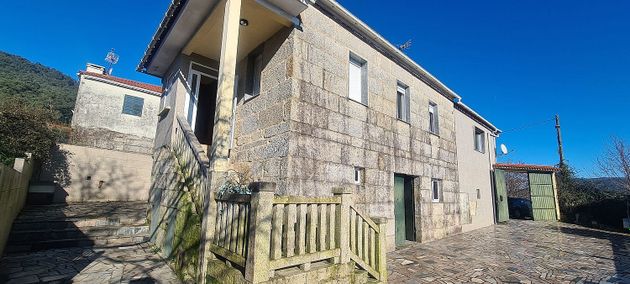 Foto 2 de Casa adossada en venda a Vilaboa de 6 habitacions amb terrassa i garatge