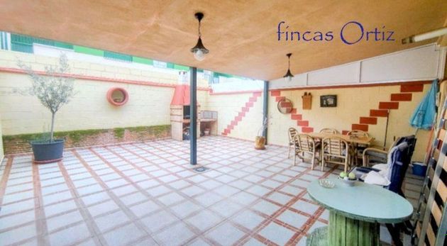 Foto 2 de Casa adossada en venda a Illescas de 4 habitacions amb terrassa i garatge