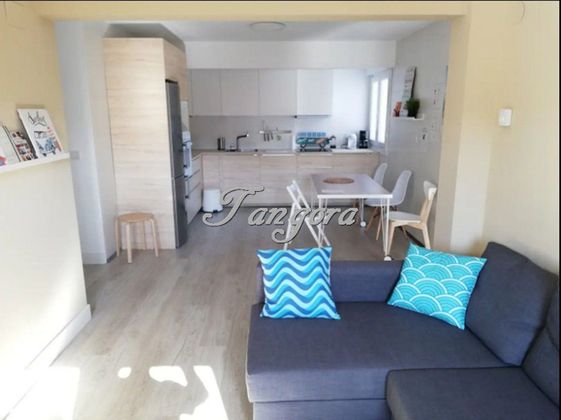 Foto 1 de Alquiler de piso en Zona Artaza - Sarriena de 3 habitaciones con terraza y muebles