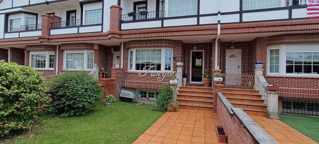Foto 2 de Casa adosada en venta en Berango de 5 habitaciones con terraza y garaje