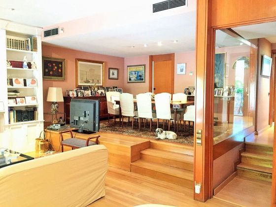 Foto 2 de Casa adossada en venda a Nueva España de 5 habitacions amb terrassa i piscina