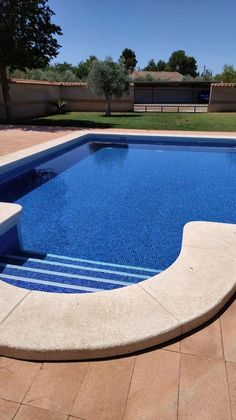 Foto 2 de Venta de chalet en Miguelturra de 4 habitaciones con terraza y piscina