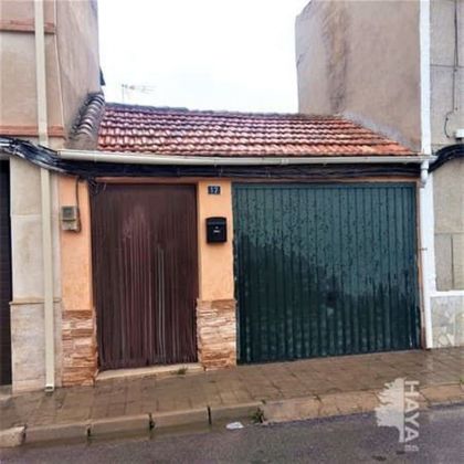 Foto 1 de Casa en venda a calle Dulce de 3 habitacions amb terrassa i garatge