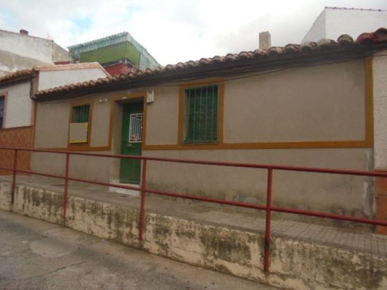 Foto 2 de Casa en venda a calle Castelar de 2 habitacions amb terrassa