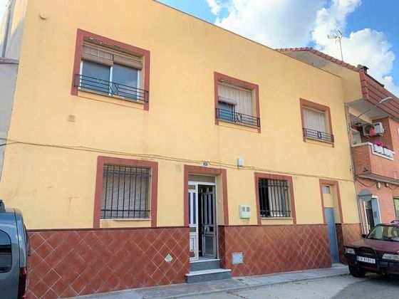 Foto 1 de Casa en venda a calle Miguel de Cervantes de 5 habitacions amb terrassa i calefacció