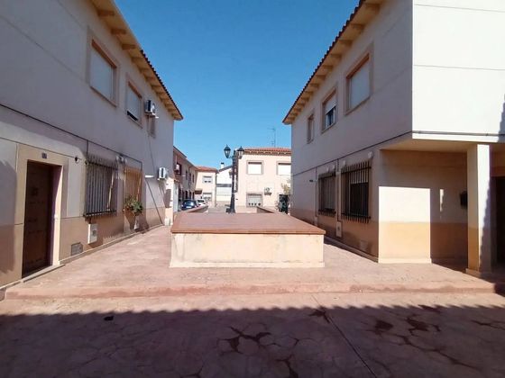 Foto 1 de Venta de piso en calle Sierra del Segura de 2 habitaciones y 101 m²