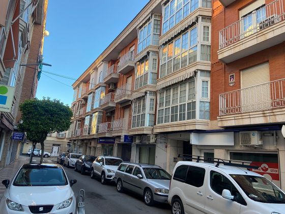Foto 1 de Pis en venda a calle Méndez Núñez de 4 habitacions amb terrassa i aire acondicionat