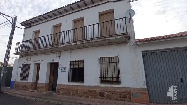 Foto 1 de Venta de casa en calle Diego de Almagro de 4 habitaciones con terraza y jardín