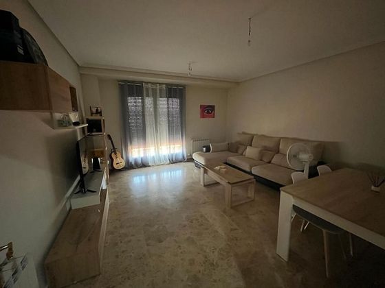 Foto 2 de Venta de piso en calle Chavela Vargas de 3 habitaciones con piscina y garaje