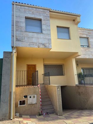 Foto 2 de Venta de casa en calle El Alamillo de 4 habitaciones con terraza y garaje
