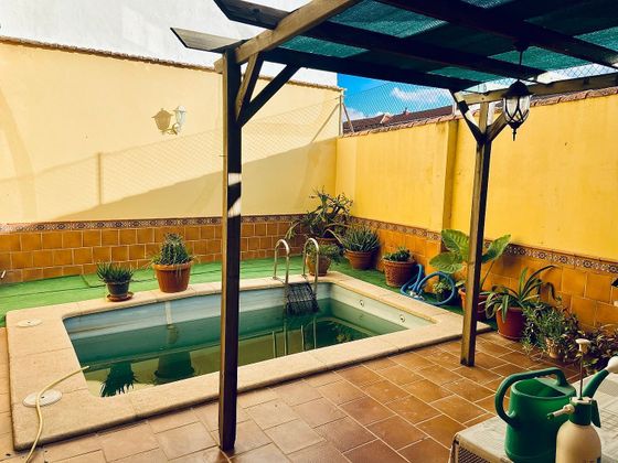 Foto 1 de Casa adossada en venda a carretera Navalpino de 3 habitacions amb terrassa i piscina
