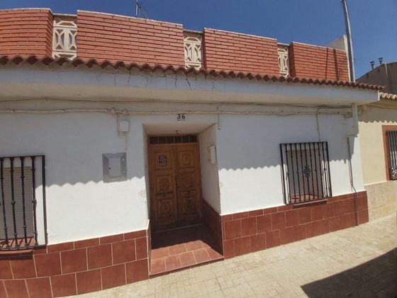 Foto 2 de Casa en venda a calle Virgen de 4 habitacions amb terrassa i balcó