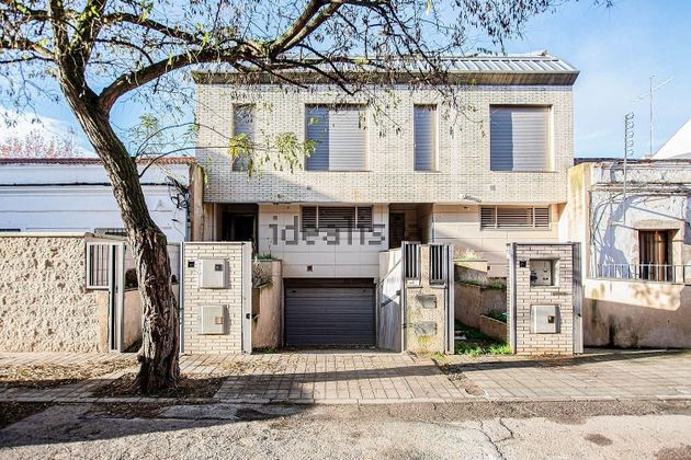Foto 1 de Casa en venda a calle Atalaya de 4 habitacions amb terrassa i piscina