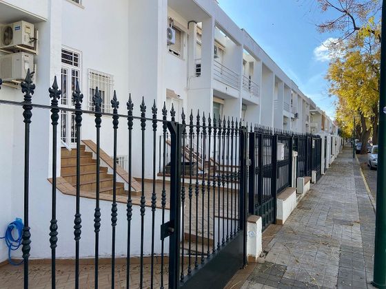 Foto 1 de Casa en venda a Marianistas - AVE de 4 habitacions amb terrassa i jardí