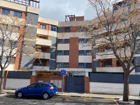 Foto 1 de Pis en venda a avenida De Los Descubrimientos de 2 habitacions amb terrassa i piscina