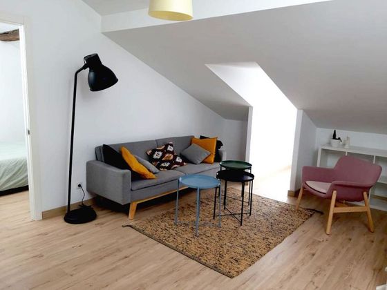 Foto 2 de Pis en lloguer a Centro - Ayuntamiento de 2 habitacions amb mobles i calefacció