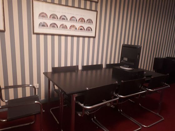 Foto 1 de Oficina en alquiler en San Pedro de Deusto-La Ribera de 35 m²