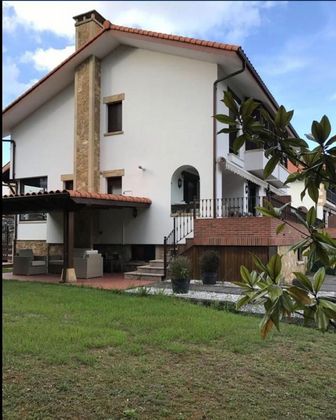 Foto 2 de Casa adossada en venda a Arnuero de 3 habitacions amb terrassa i jardí