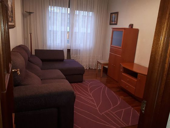 Foto 2 de Pis en lloguer a San Pedro de Deusto-La Ribera de 3 habitacions amb mobles i balcó