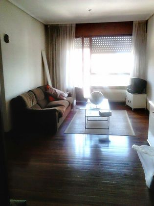 Foto 1 de Alquiler de piso en Romo de 4 habitaciones con muebles y balcón