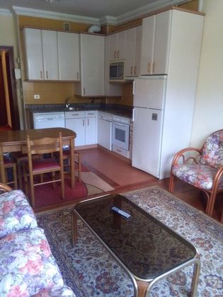 Foto 2 de Piso en alquiler en San Pedro de Deusto-La Ribera de 2 habitaciones con muebles y calefacción