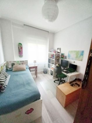 Foto 2 de Piso en venta en Santo Domingo de 3 habitaciones con calefacción y ascensor