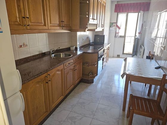 Foto 1 de Piso en venta en La Villa - Bazuelo de 3 habitaciones con terraza y garaje