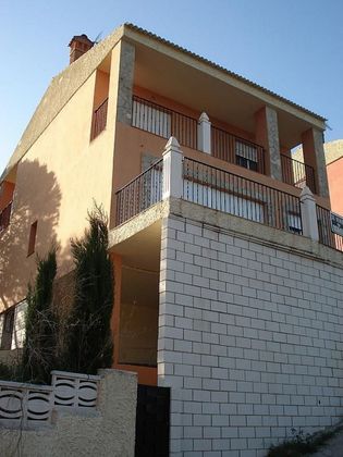 Foto 1 de Venta de casa en Gilet de 4 habitaciones con terraza y piscina
