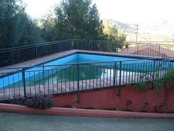 Foto 2 de Casa en venta en Doctor Palos - Alto Palancia de 6 habitaciones con terraza y piscina