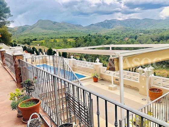 Foto 1 de Casa en venda a Torres Torres de 5 habitacions amb piscina i jardí