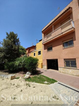 Foto 1 de Casa adossada en venda a Centro - El Castillo de 5 habitacions amb terrassa i garatge