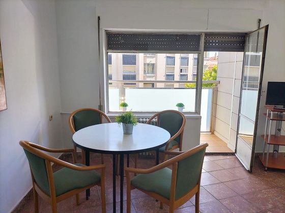 Foto 2 de Pis en lloguer a avenida Portugal de 4 habitacions amb terrassa i mobles