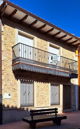 Foto 1 de Casa en venda a calle Jose Antonio Caballero de 4 habitacions amb terrassa i balcó