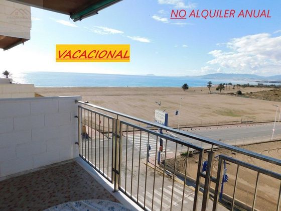 Foto 1 de Piso en alquiler en Puerto de Mazarrón de 3 habitaciones con garaje y jardín