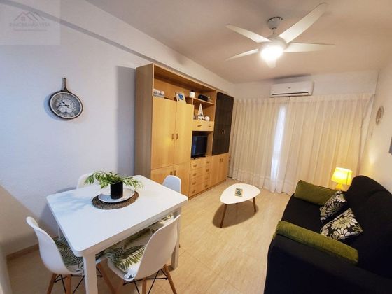 Foto 2 de Pis en lloguer a calle Sanotel de 1 habitació amb terrassa i mobles