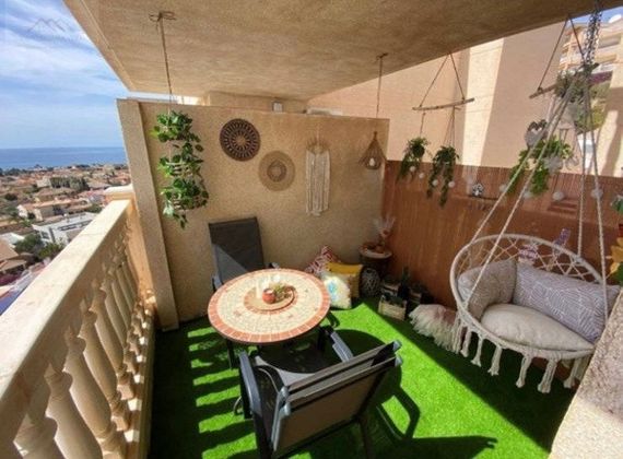 Foto 1 de Alquiler de piso en calle Traíña de 2 habitaciones con terraza y piscina