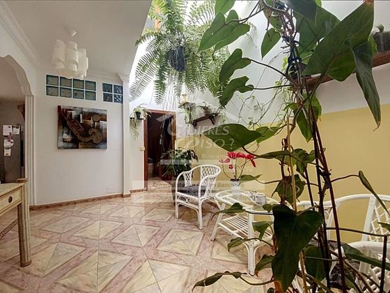 Foto 1 de Xalet en venda a Vecindario-Paredilla-Sardina de 4 habitacions amb garatge i balcó