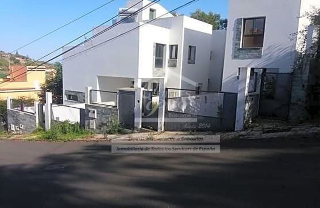 Foto 1 de Casa adossada en venda a calle Cedros de 3 habitacions amb terrassa i garatge