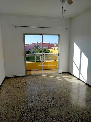 Foto 2 de Pis en venda a Callejón del Castillo - El Calero - Las Huesas de 3 habitacions amb terrassa i balcó