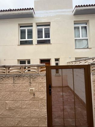 Foto 2 de Casa en venda a calle Mateo de Sosa de 3 habitacions amb terrassa i garatge