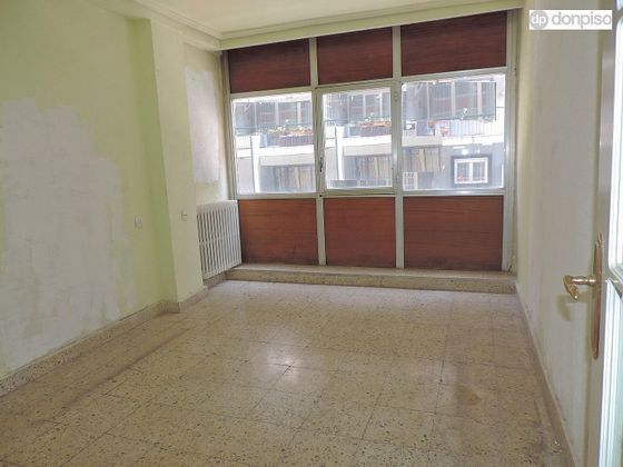 Foto 1 de Pis en venda a calle Rodríguez Fabres de 4 habitacions amb balcó i ascensor